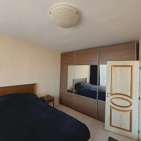 Flora Apartman *